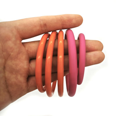 तेल और गैस उद्योग में सुरक्षित फिट और उत्तम संगतता के लिए अनुकूलन योग्य आकार के साथ AS568 मानक रबर ओ रिंग