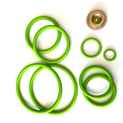 तापमान रेंज -40°F से 400°F तक के साथ हैमर यूनियन सील, शोर ए कठोरता 80-90 और प्रेशर रेटिंग 602/1002/1502